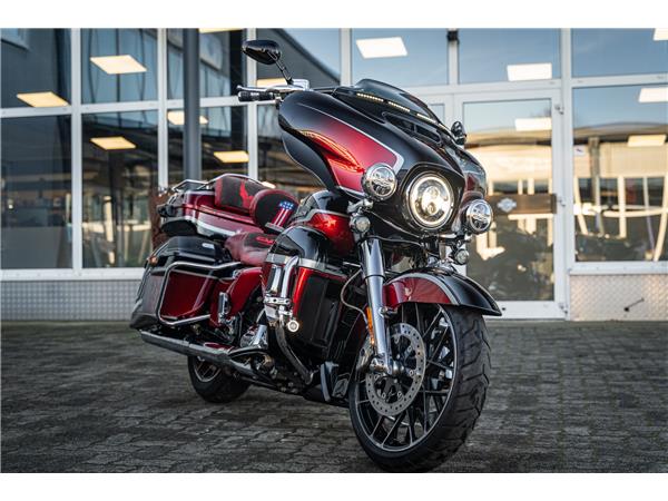 Harley-Davidson Kiel FLHXSE CVO Street Glide 131 STAGE 4 - KESSTECH