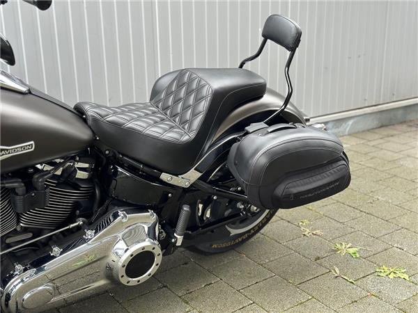 Softail Sport Glide 107cui 