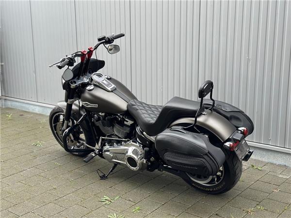 Softail Sport Glide 107cui 