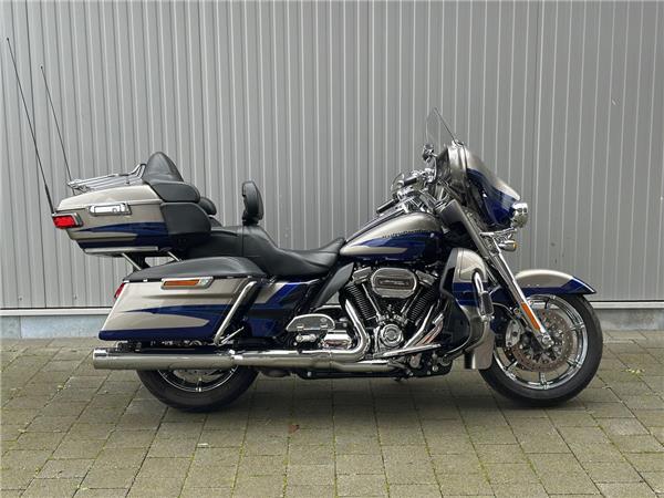 FLHTK E-Glide Ultra Limit. CVO 