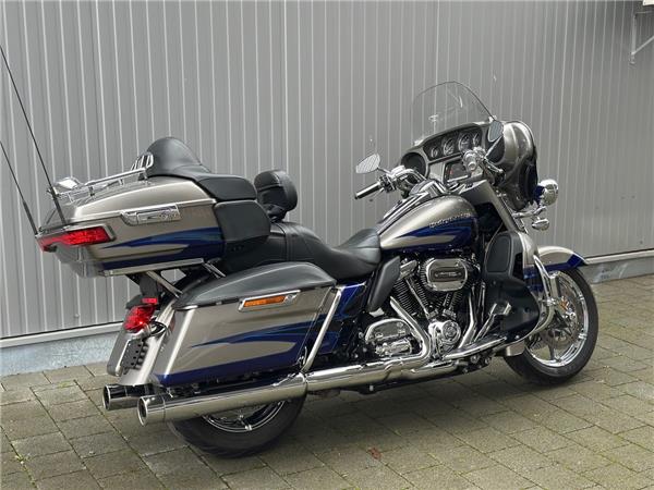 FLHTK E-Glide Ultra Limit. CVO 