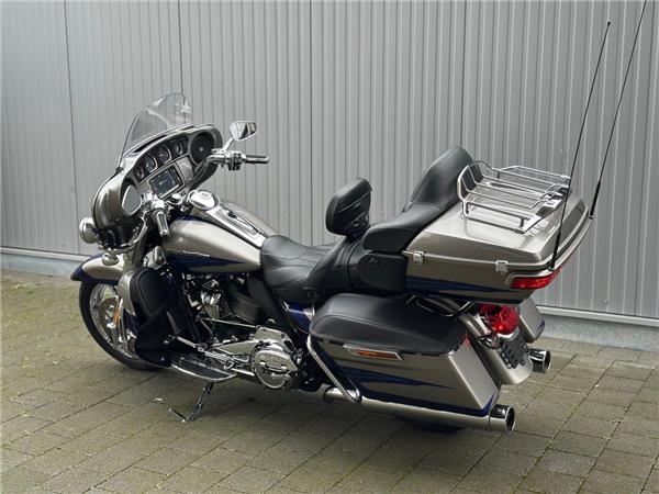 FLHTK E-Glide Ultra Limit. CVO 