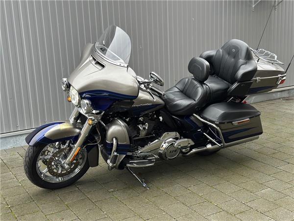 FLHTK E-Glide Ultra Limit. CVO 