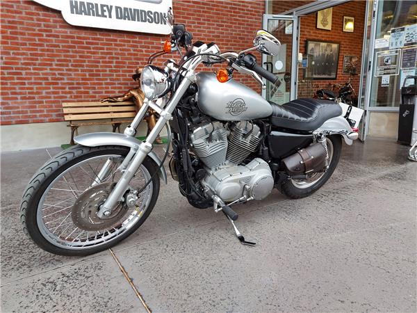 2011 HARLEY-DAVIDSON SPORTSTER 883