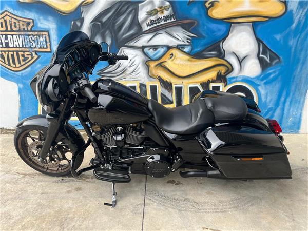 Harley-Davidson Touring Street Glide St