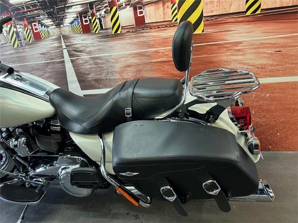 2017 HARLEY-DAVIDSON ROAD KING