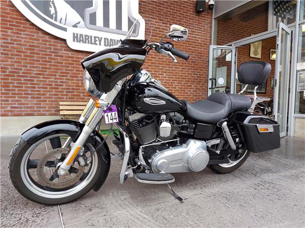 2015 HARLEY-DAVIDSON SWITCHBACK