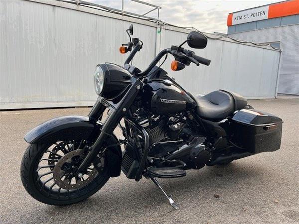 2017 Harley-Davidson Touring Road King Special FLHRXS Cruiser