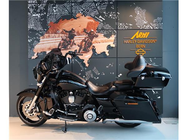 2016 HARLEY-DAVIDSON CVO FLHXSE Street Glide ABS CVO