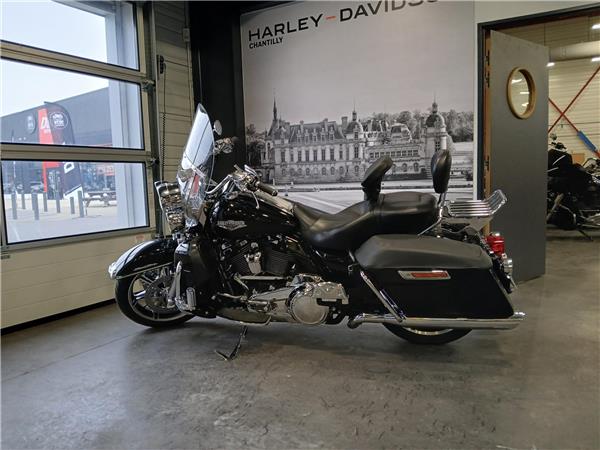 2020 HARLEY-DAVIDSON ROAD KING