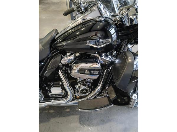 2020 HARLEY-DAVIDSON ROAD KING