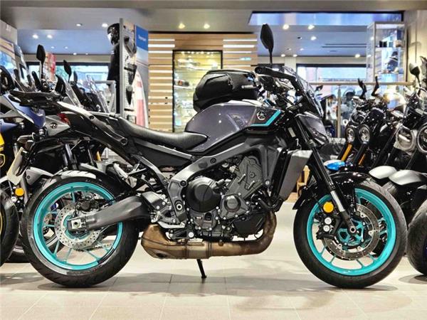 2024 Yamaha MT09 MIDNIGHT CYAN