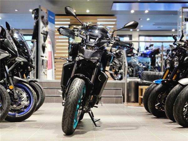 2024 Yamaha MT09 MIDNIGHT CYAN