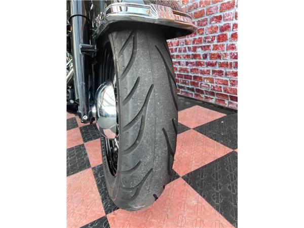 2019 HARLEY-DAVIDSON Softail FLHCS Heritage Classic 114 ABS
