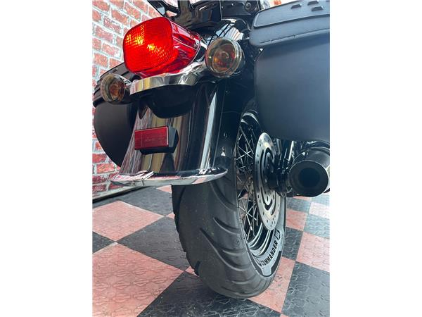 2019 HARLEY-DAVIDSON Softail FLHCS Heritage Classic 114 ABS