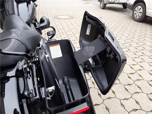 FLHXST Street Glide ST KessTech Wilbers Nivomat