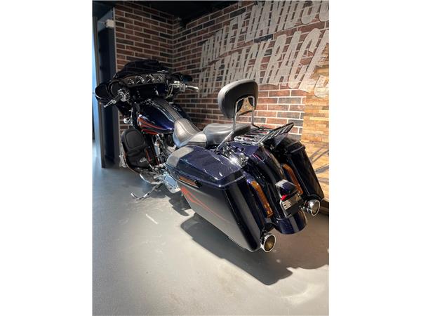 2015 HARLEY-DAVIDSON CVO FLHXSE Street Glide ABS CVO