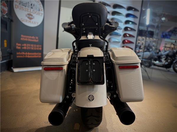 FLHXST Street Glide ST 117 