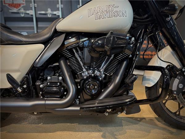 FLHXST Street Glide ST 117 