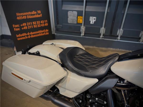 FLHXST Street Glide ST 117 