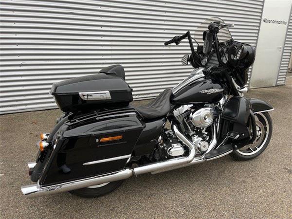 2011 Harley-Davidson Street Glide FLHX Tourer