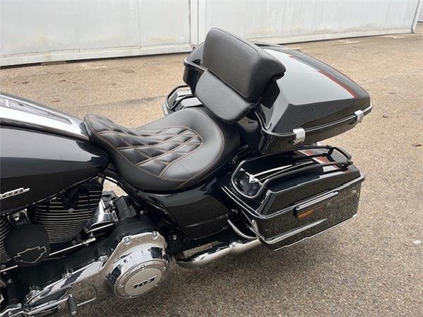 2011 Harley-Davidson Street Glide FLHX Tourer