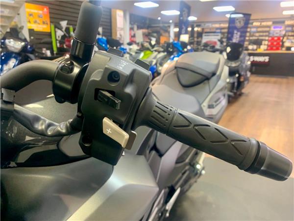 2024 KAWASAKI Z 7 Hybrid
