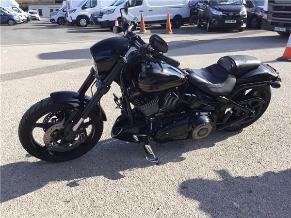 2016 HARLEY-DAVIDSON CVO FXSBE BREAKOUT