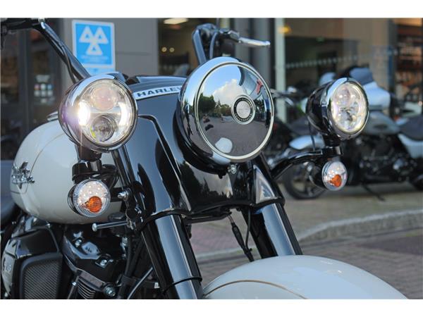 2024 HARLEY-DAVIDSON FLRT FREEWHEELER