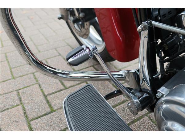 2011 HARLEY-DAVIDSON DYNA FLD SWITCHBACK