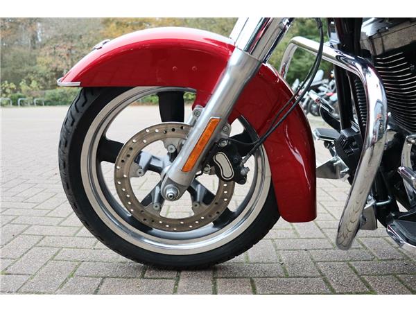 2011 HARLEY-DAVIDSON DYNA FLD SWITCHBACK