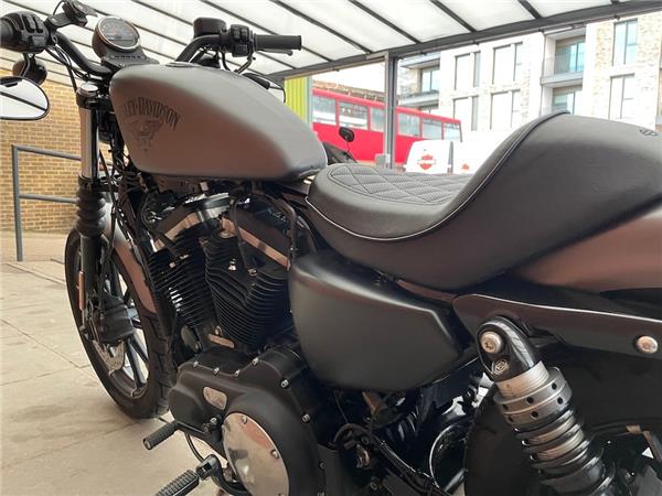 2017 HARLEY-DAVIDSON SPORTSTER XL883N IRON