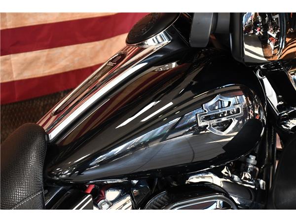 2019 HARLEY-DAVIDSON TOURING FLHX STREET GLIDE