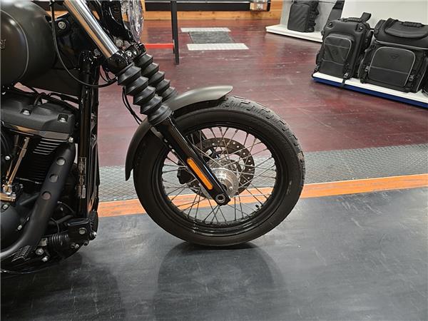 Harley-Davidson Cruiser STREET BOB 107