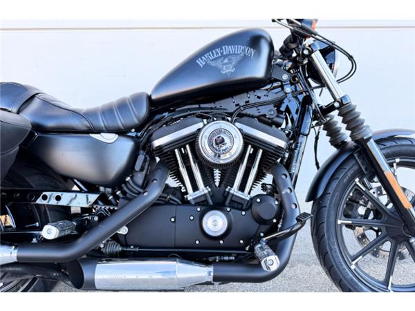 2017 Iron 883