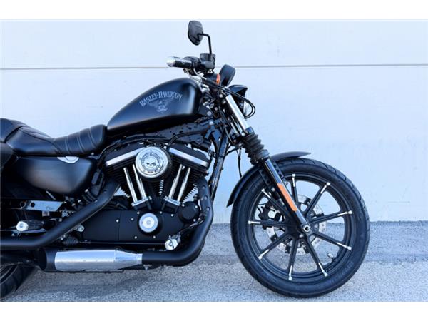 2017 Iron 883