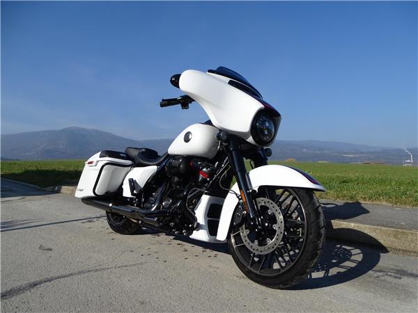 2021 HARLEY-DAVIDSON CVO FLHXSE Street Glide CVO 117