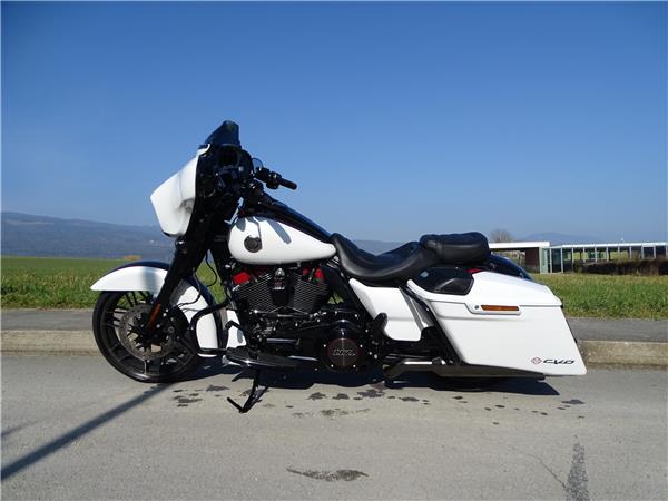 2021 HARLEY-DAVIDSON CVO FLHXSE Street Glide CVO 117