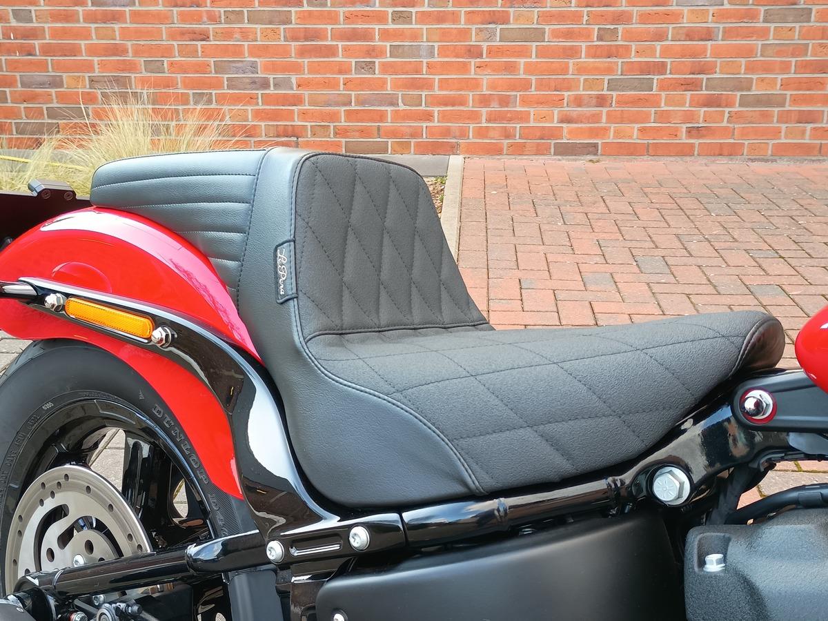 FXBBS Softail Street Bob 114 