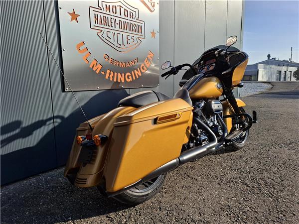 FLTRXS Road Glide Special