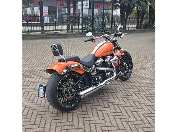 Harley-Davidson Cruiser BREAKOUT 117