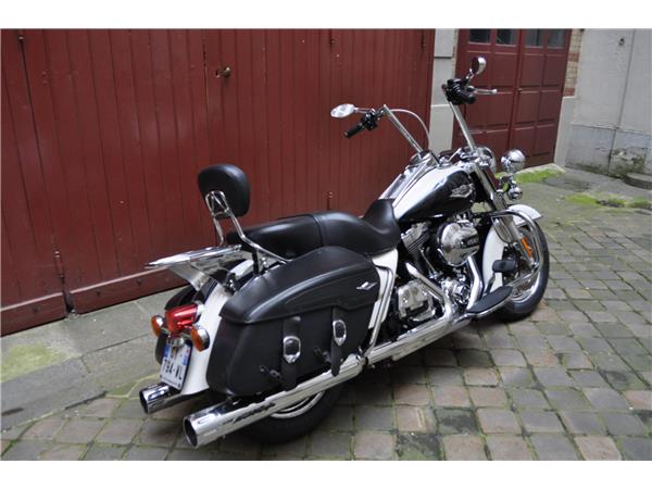 2014 HARLEY-DAVIDSON ROAD KING