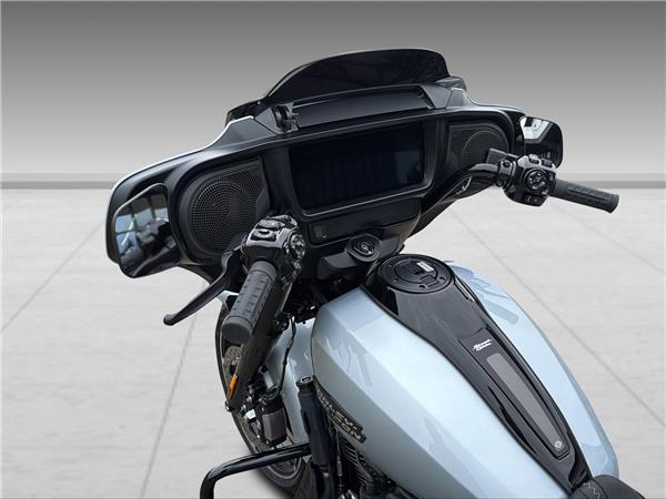 2025 harley-davidson FLHX Street Glide Black Finish 117