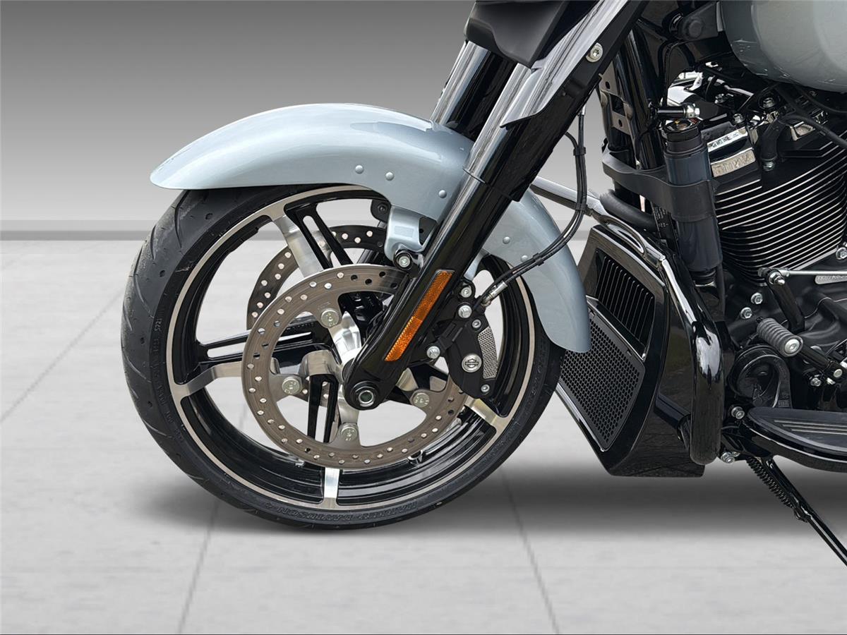 2025 harley-davidson FLHX Street Glide Black Finish 117