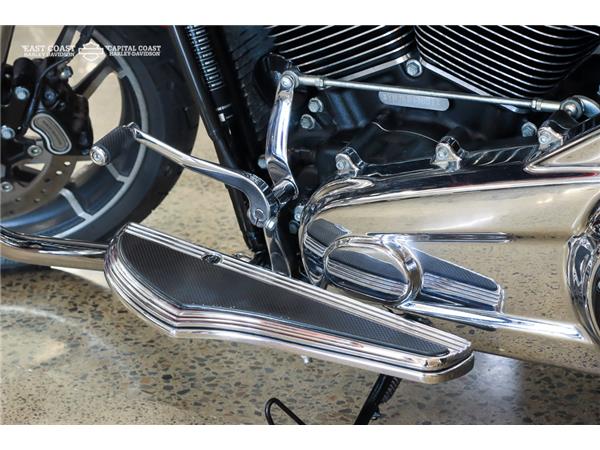 2019 HARLEY-DAVIDSON SPORT GLIDE 107ci