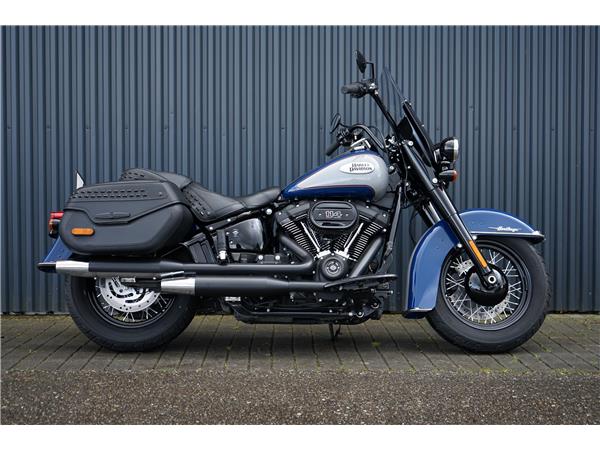 2024 HARLEY-DAVIDSON Softail FLHCS Heritage Classic 114 Black Finish
