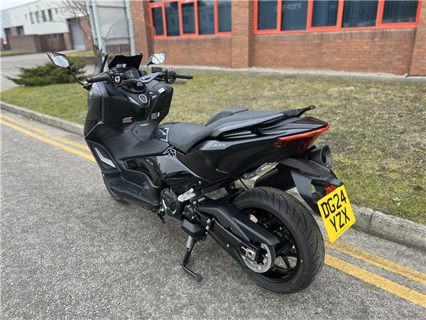 Yamaha TMAX Tech Max