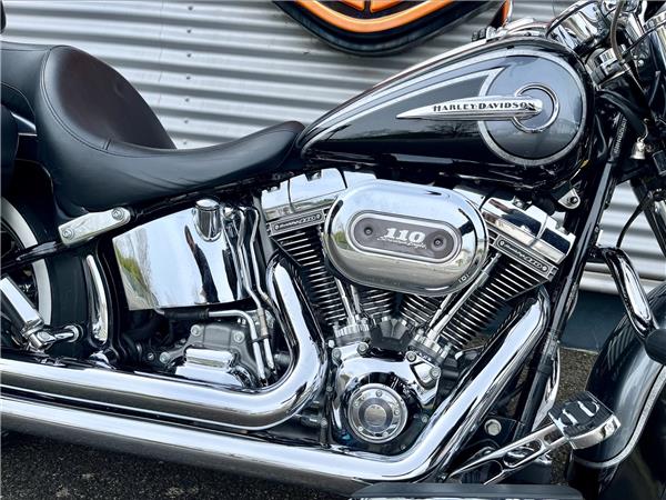 2015 HARLEY-DAVIDSON DELUXE