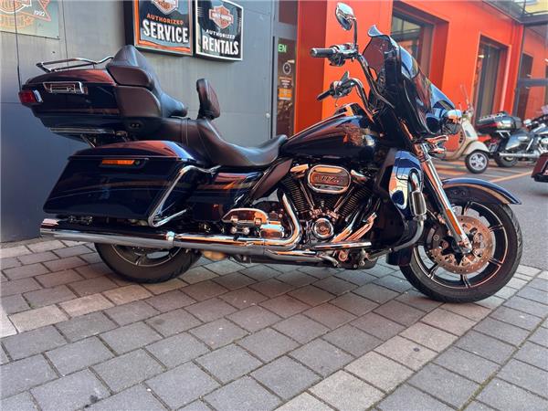 2018 Harley-Davidson CVO Ultra Limited FLHTKSE Tourer