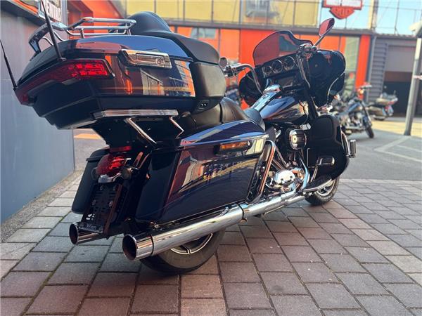 2018 Harley-Davidson CVO Ultra Limited FLHTKSE Tourer